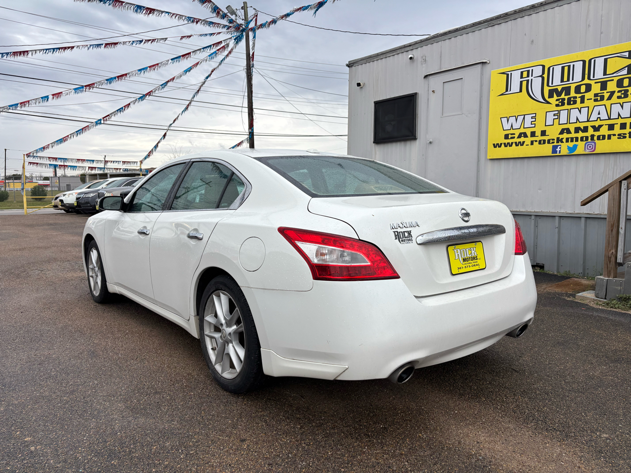 Nissan Maxima 4dr Sdn V6 CVT 3.5 SV 2011