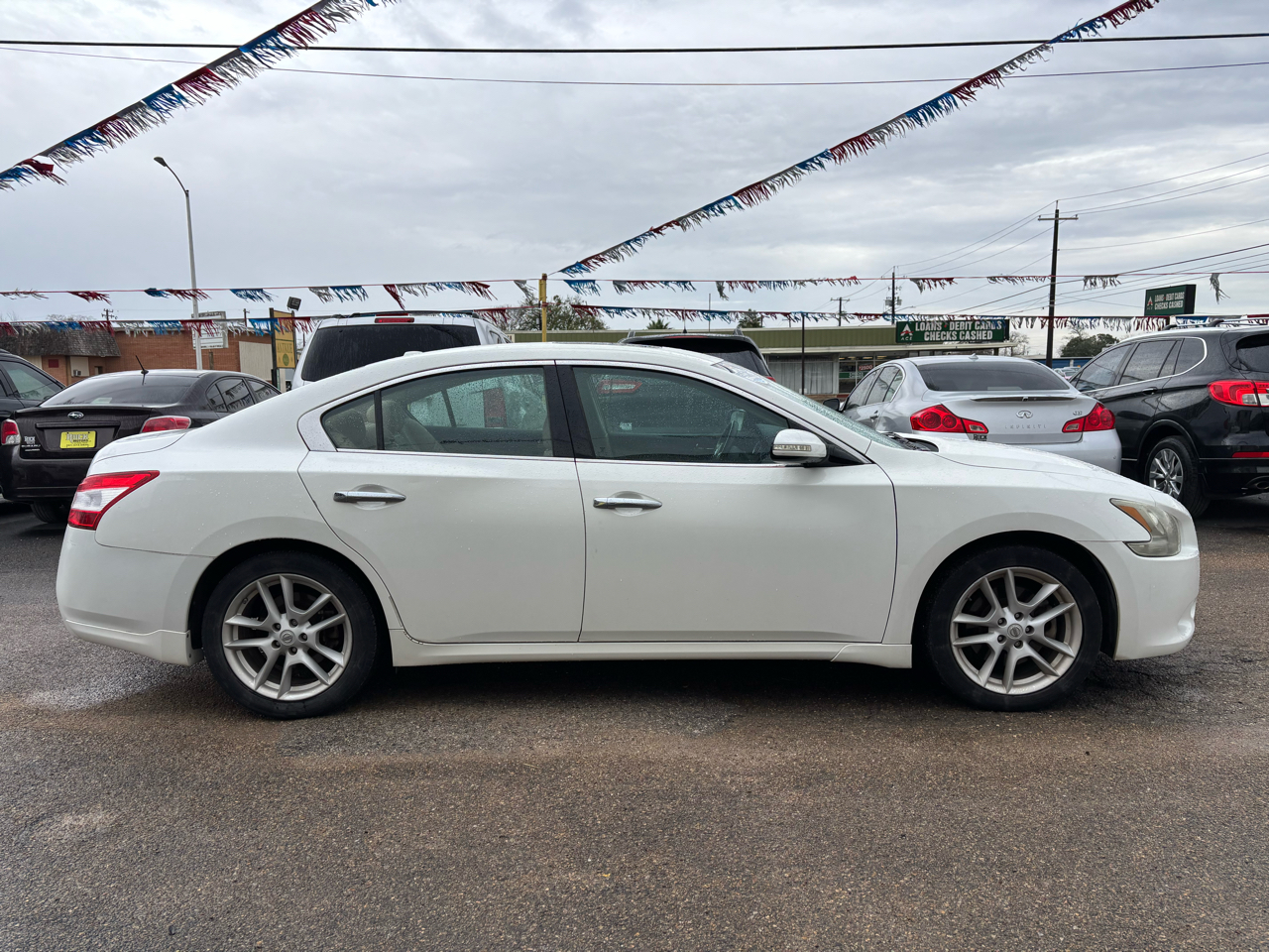 Nissan Maxima 4dr Sdn V6 CVT 3.5 SV 2011