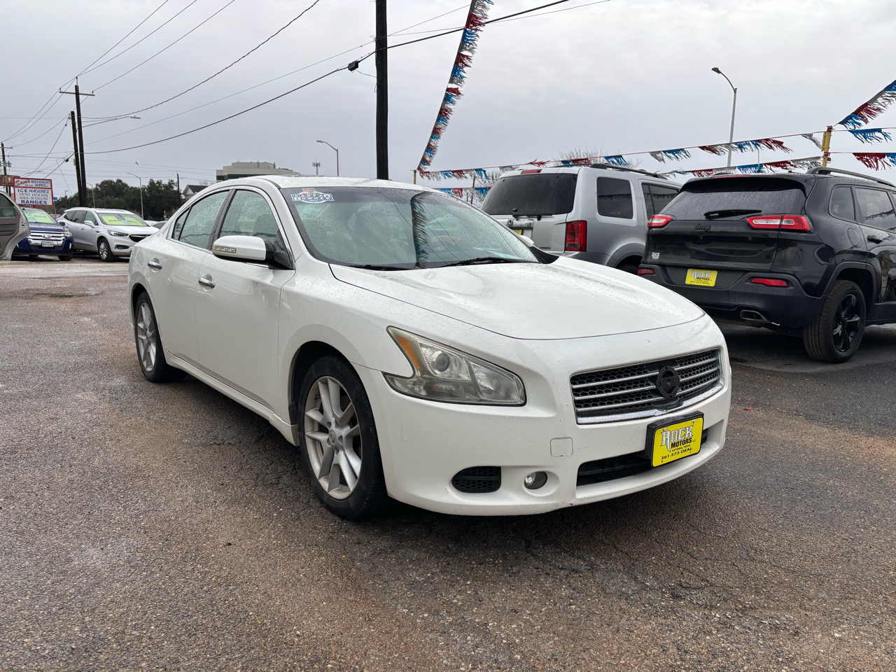 Nissan Maxima 4dr Sdn V6 CVT 3.5 SV 2011