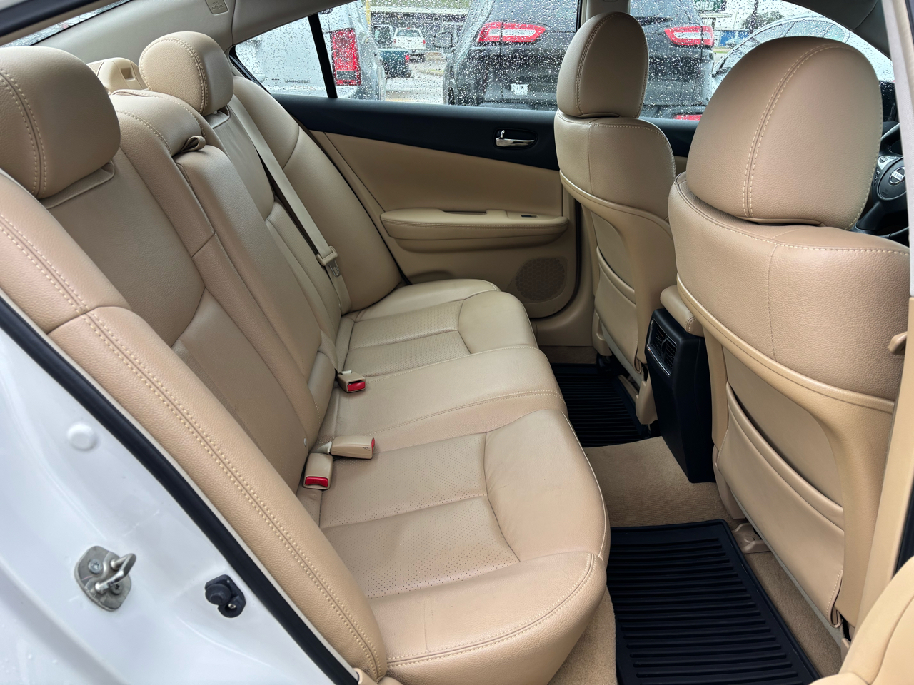 Nissan Maxima 4dr Sdn V6 CVT 3.5 SV 2011