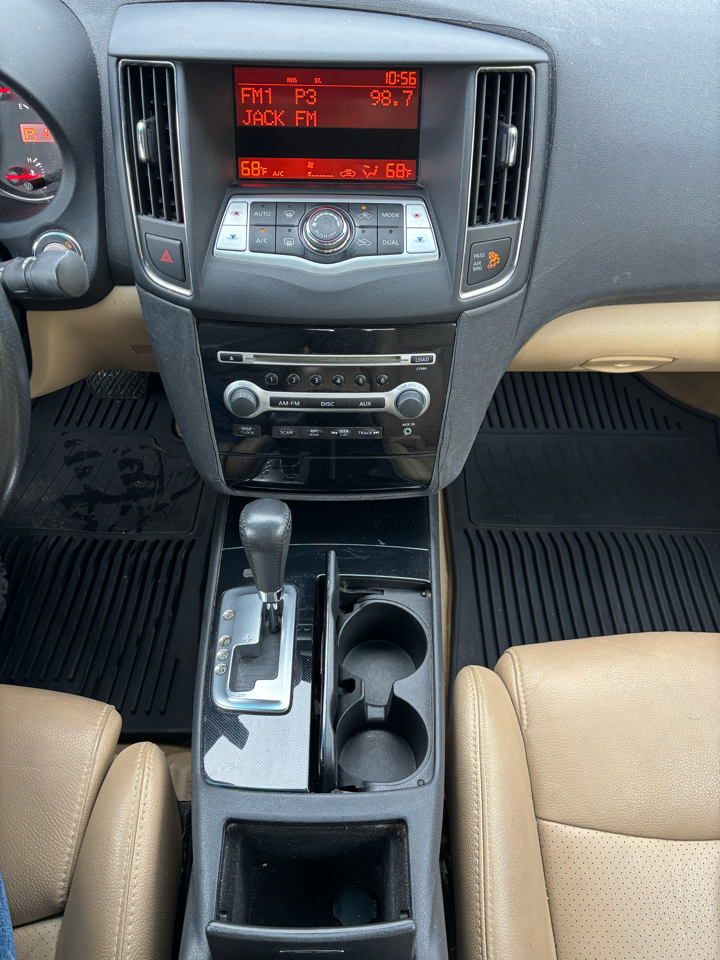 Nissan Maxima 4dr Sdn V6 CVT 3.5 SV 2011