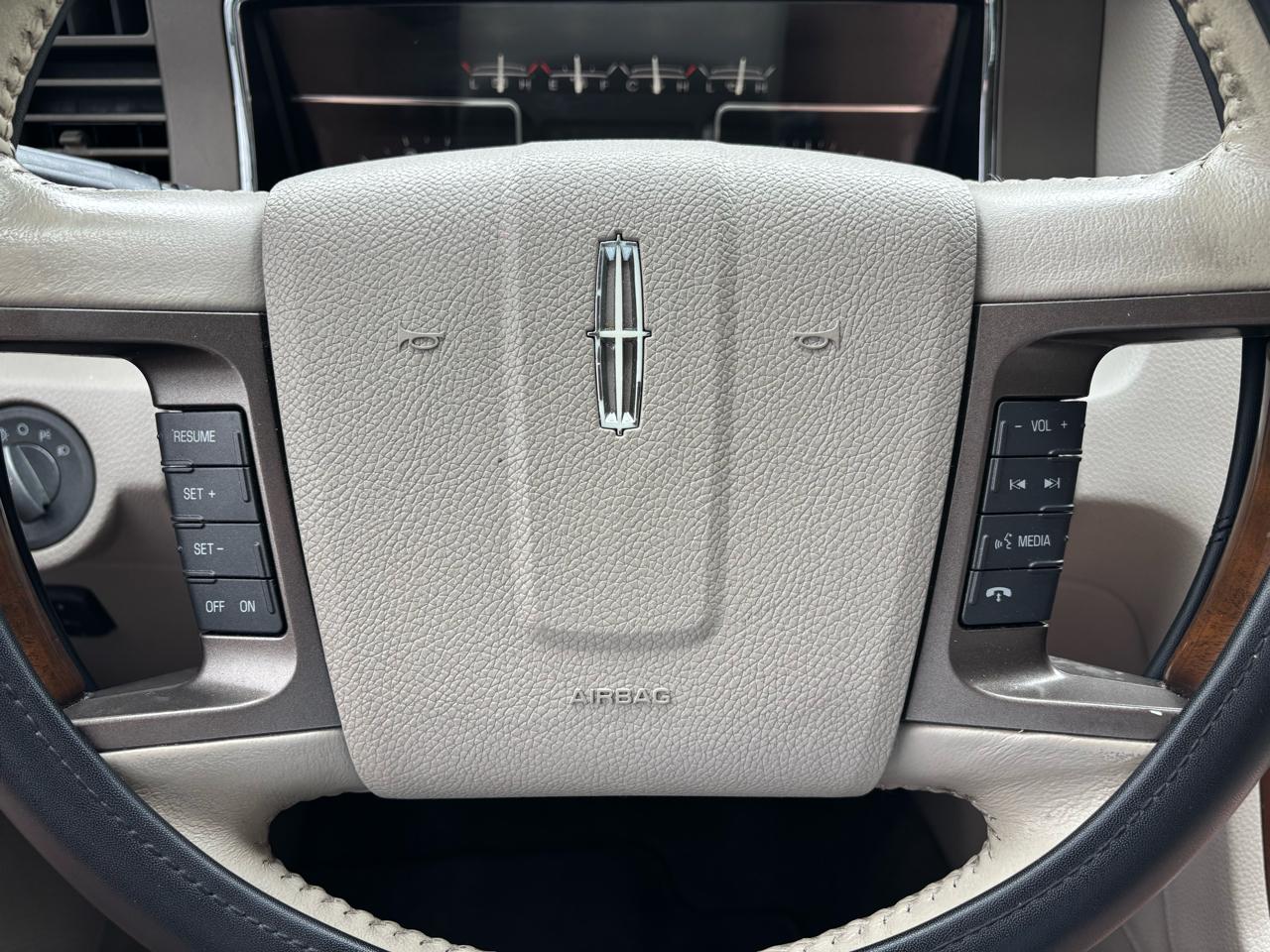 Lincoln Navigator 2WD 4dr 2014