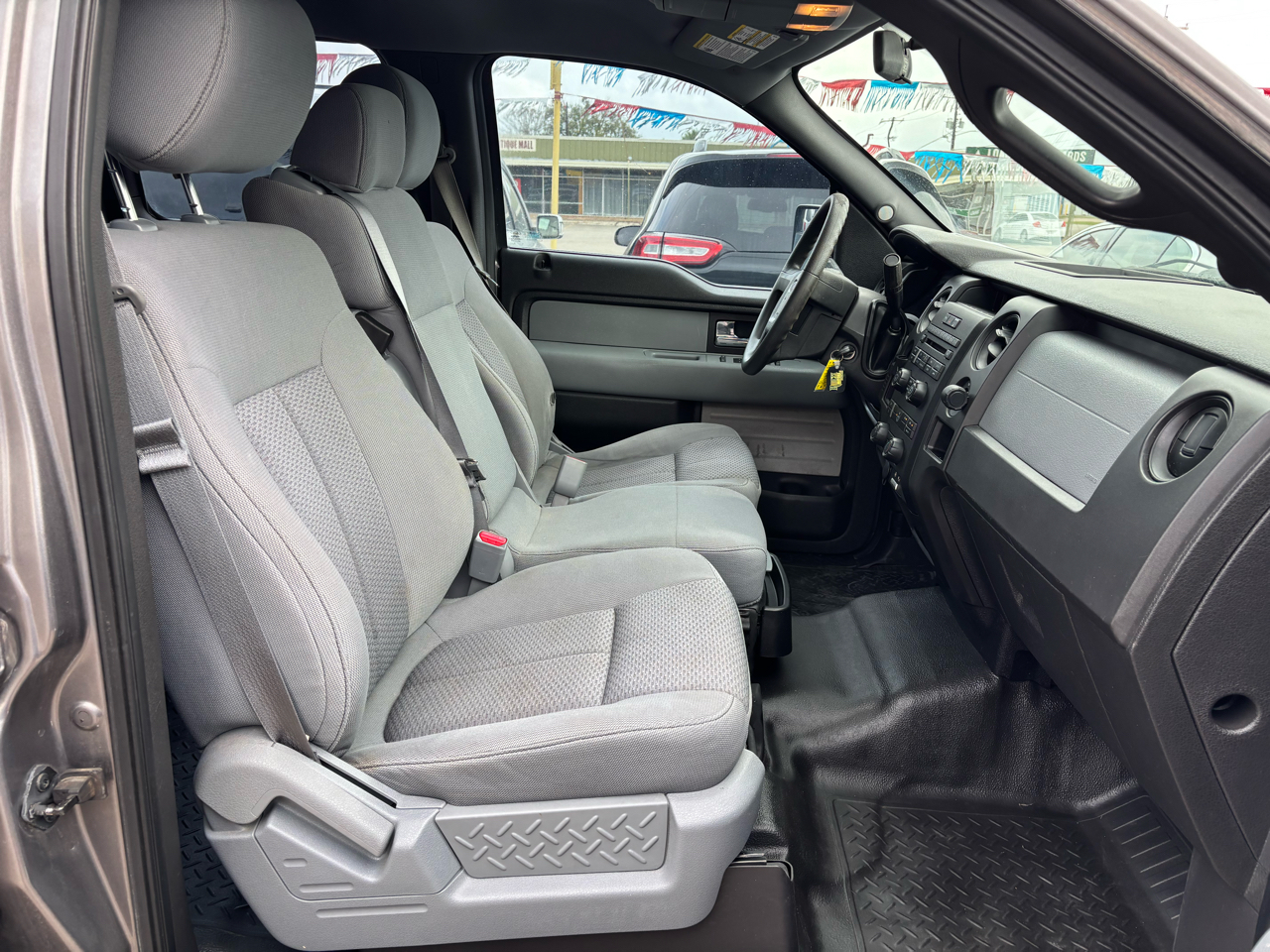 Ford F-150 2WD SuperCrew 145" STX 2014