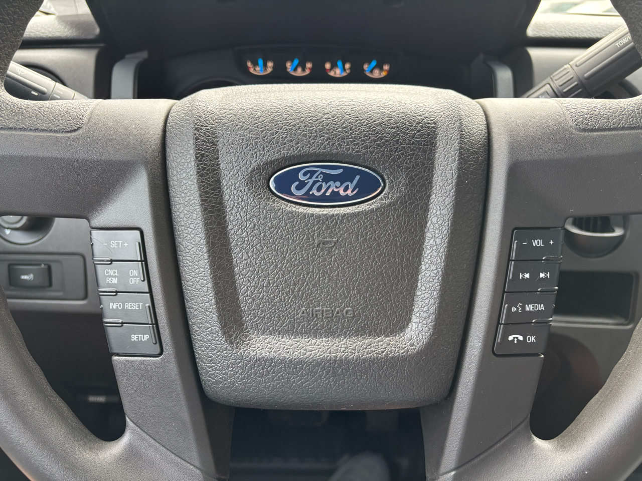 Ford F-150 2WD SuperCrew 145" STX 2014