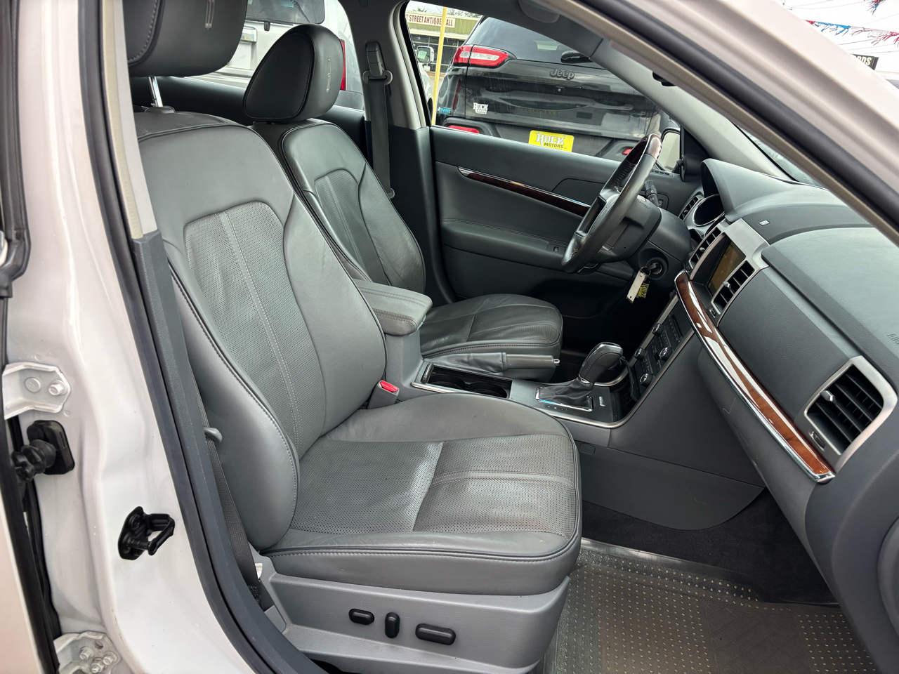 Lincoln MKZ 4dr Sdn FWD 2010