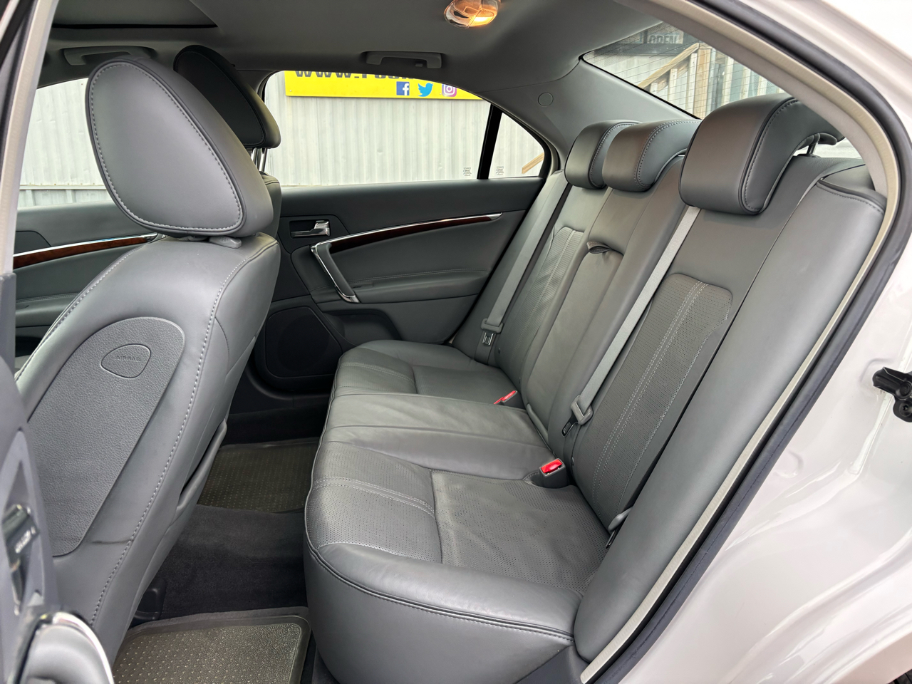 Lincoln MKZ 4dr Sdn FWD 2010