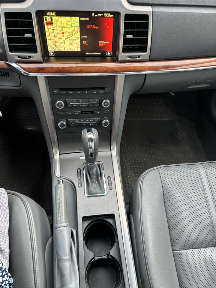 Lincoln MKZ 4dr Sdn FWD 2010