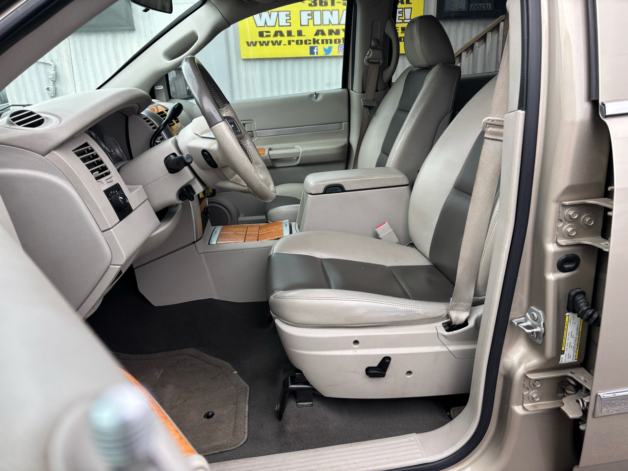 Chrysler Aspen RWD 4dr Limited 2008