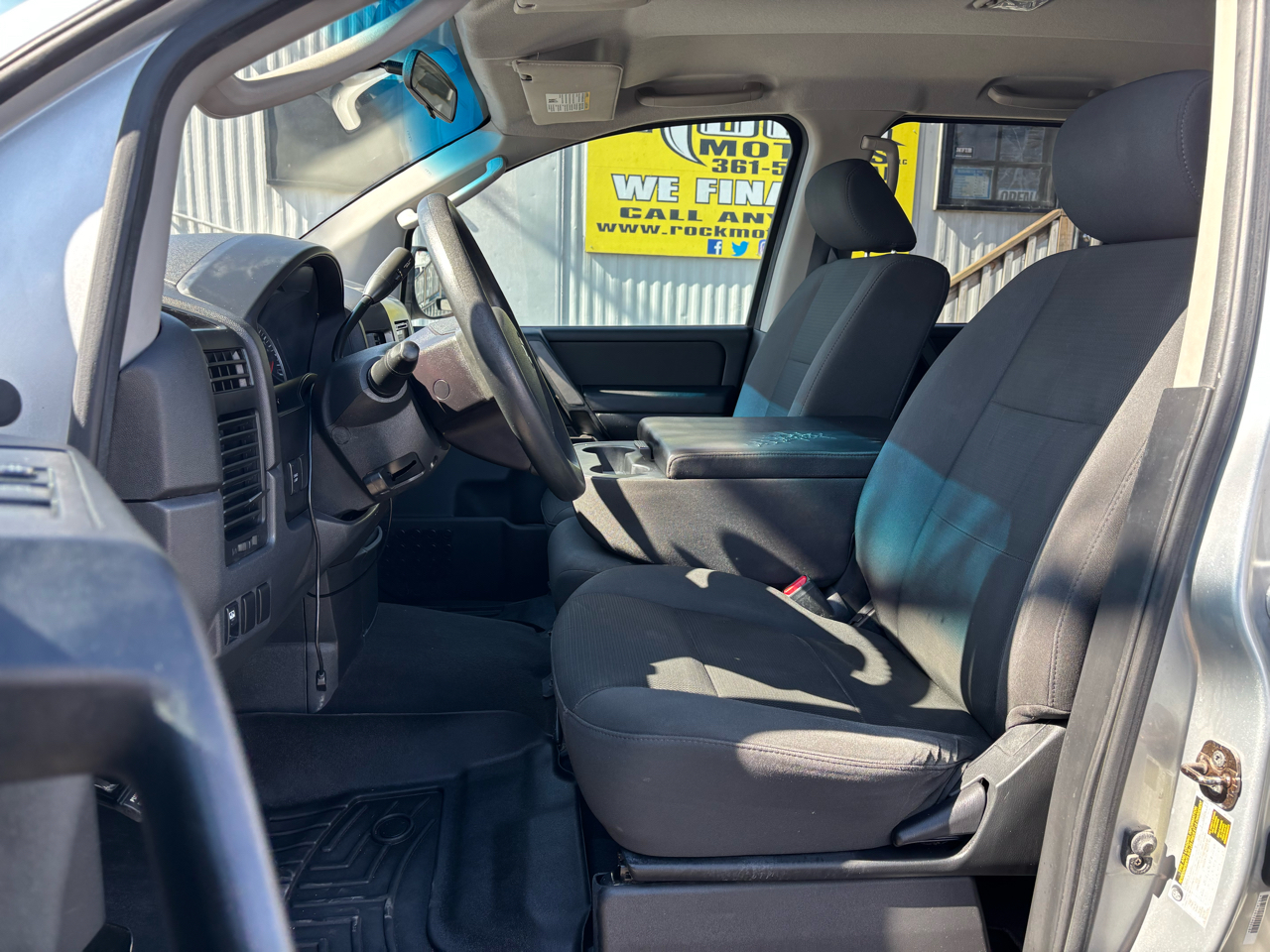 Nissan Titan 2WD Crew Cab SWB XE 2010