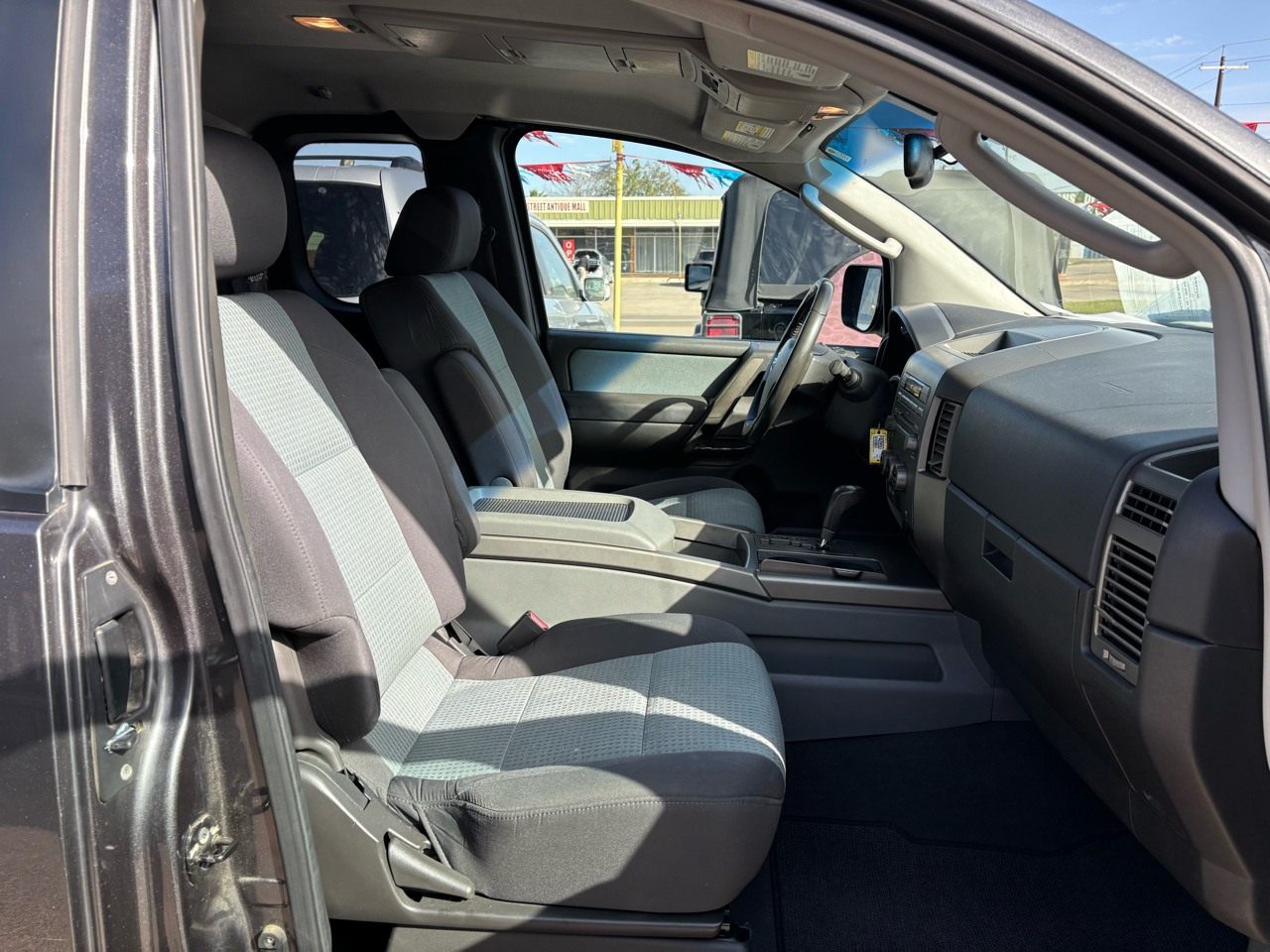 Nissan Titan SE King Cab 2WD 2005