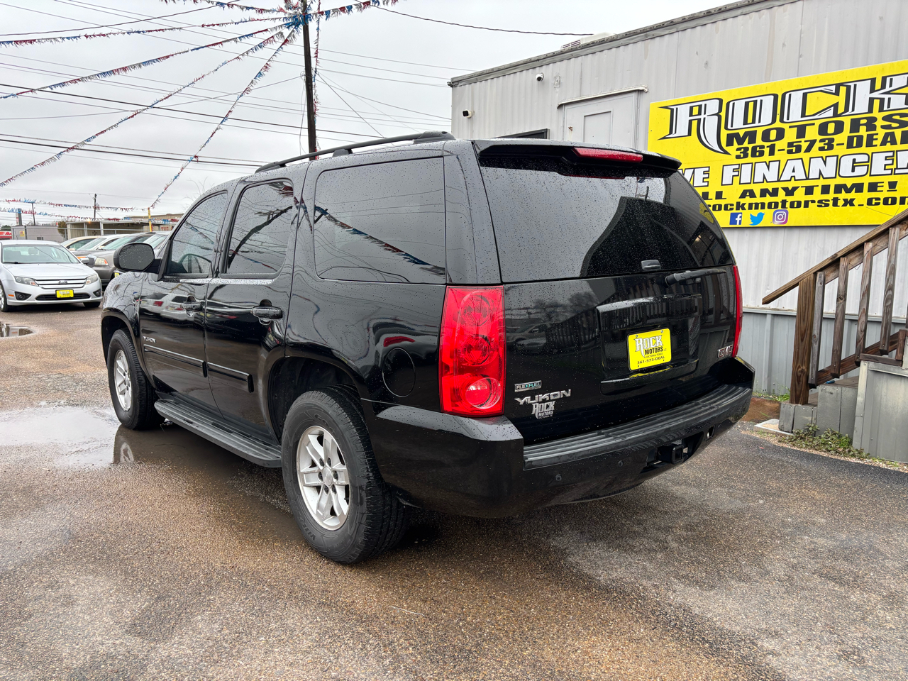 GMC Yukon 2WD 4dr 1500 SLE 2010