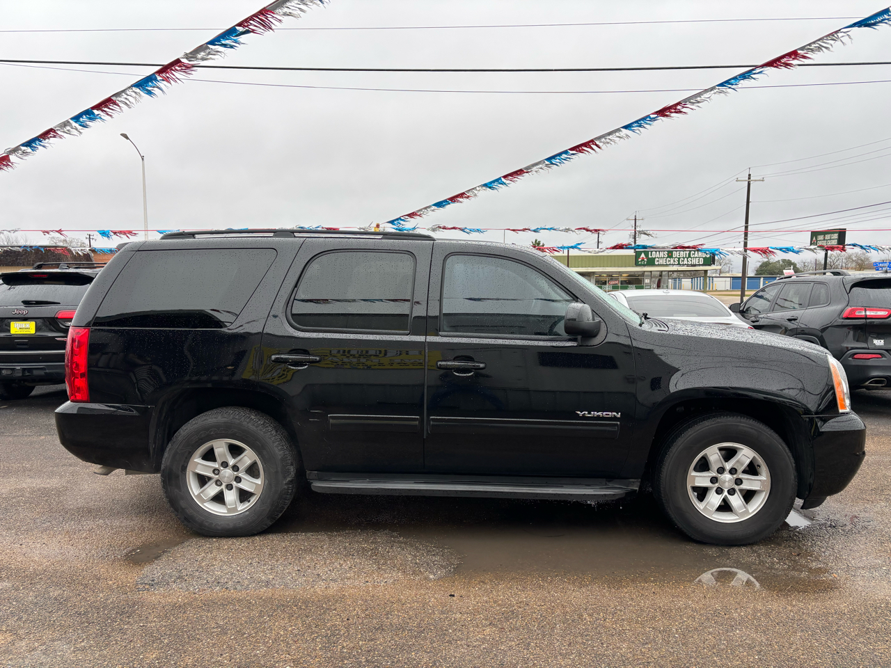 GMC Yukon 2WD 4dr 1500 SLE 2010