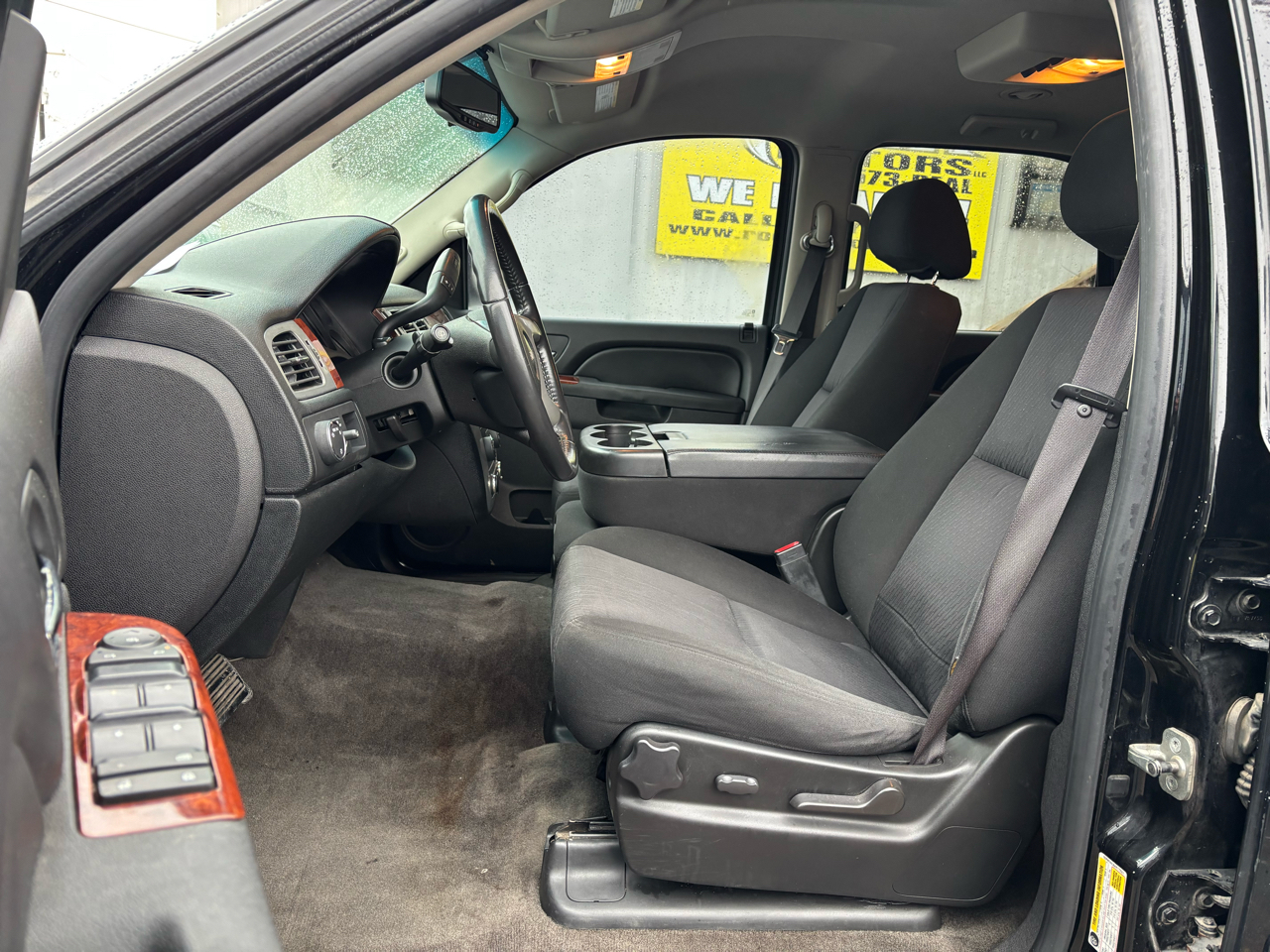 GMC Yukon 2WD 4dr 1500 SLE 2010