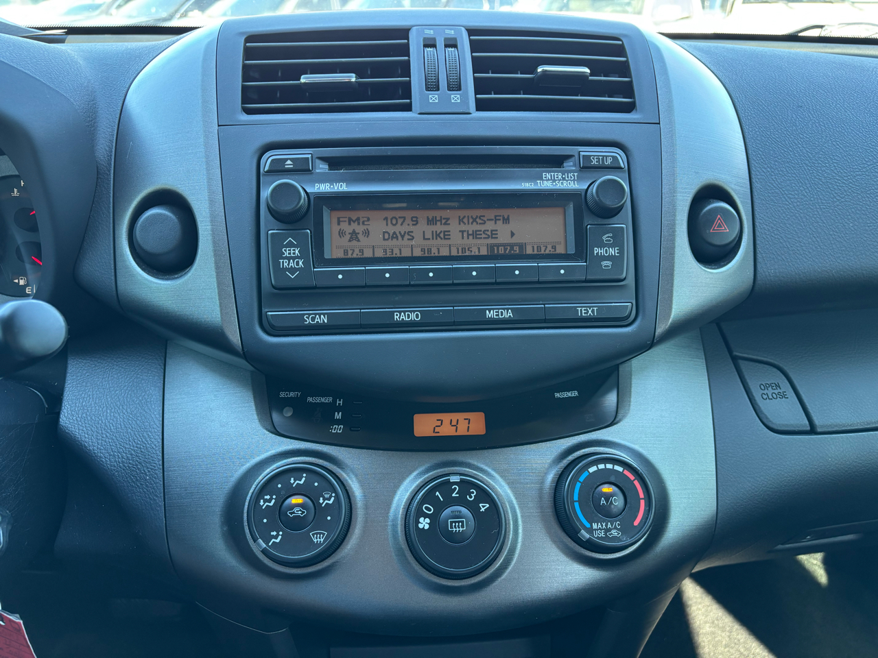 Toyota RAV4 FWD 4dr I4 Sport (Natl) 2012