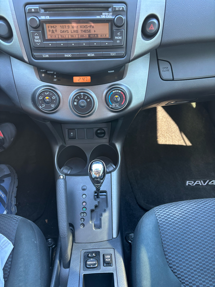 Toyota RAV4 FWD 4dr I4 Sport (Natl) 2012