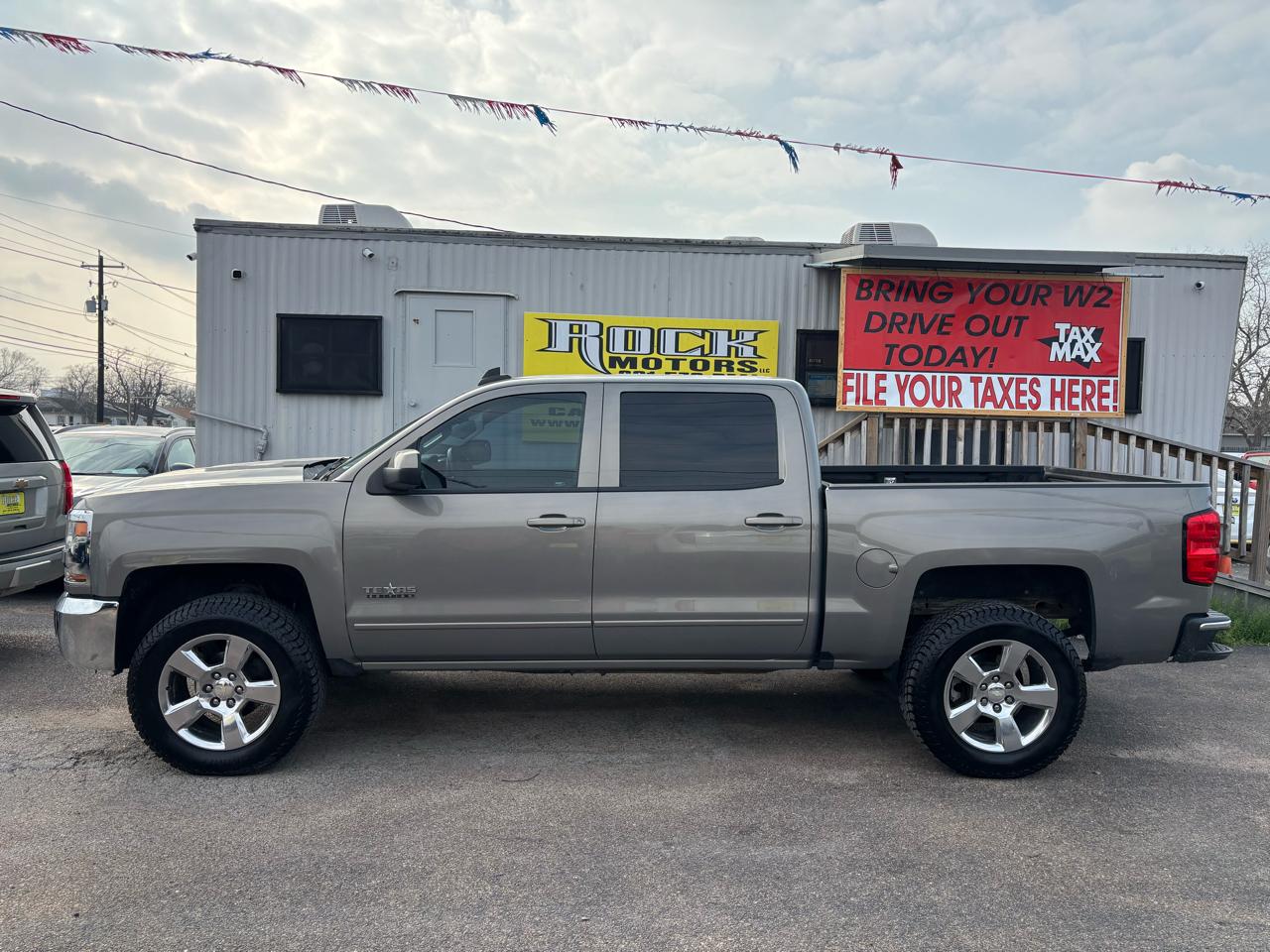 Chevrolet Silverado 1500 2WD Crew Cab 143.5" LT 2017