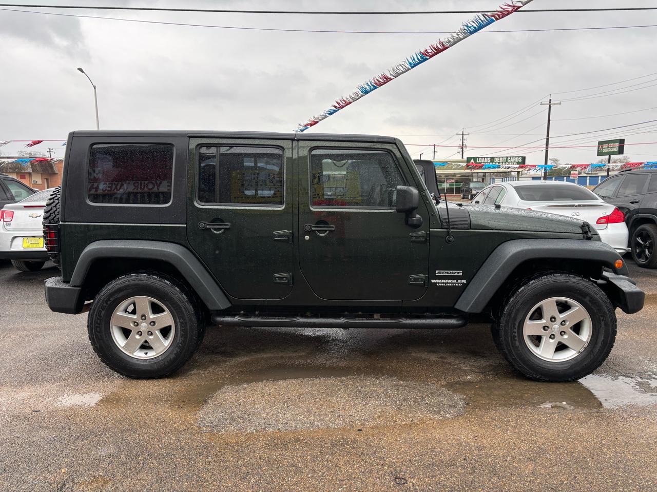 Jeep Wrangler Unlimited 4WD 4dr Sport 2010