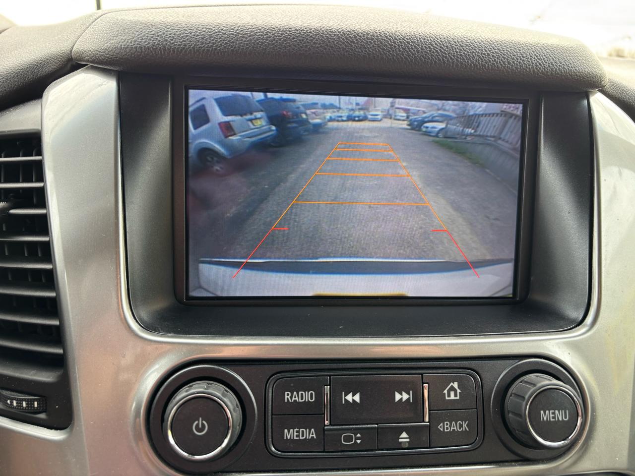 Chevrolet Suburban 2WD 4dr LTZ 2015