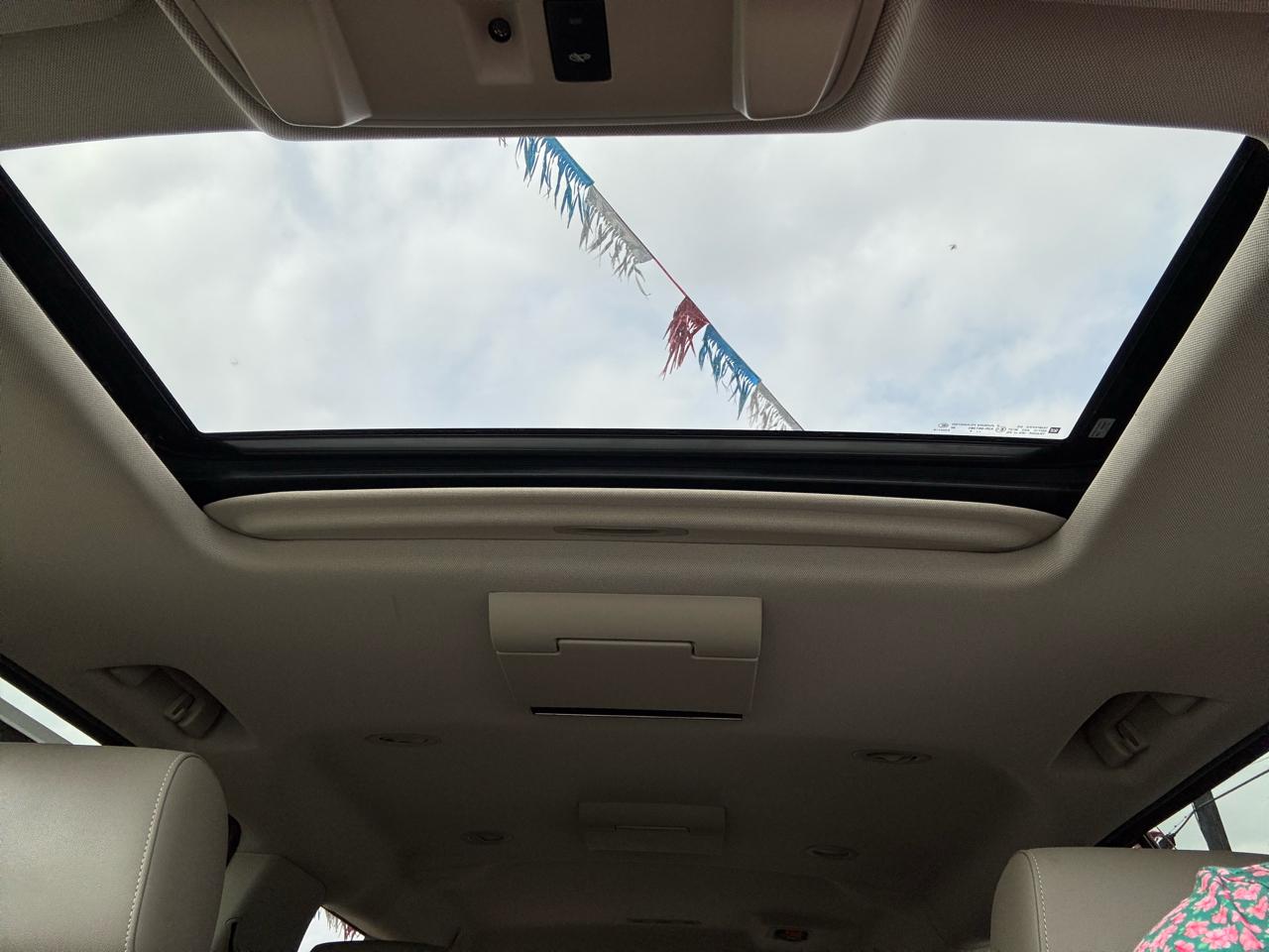 Chevrolet Suburban 2WD 4dr LTZ 2015