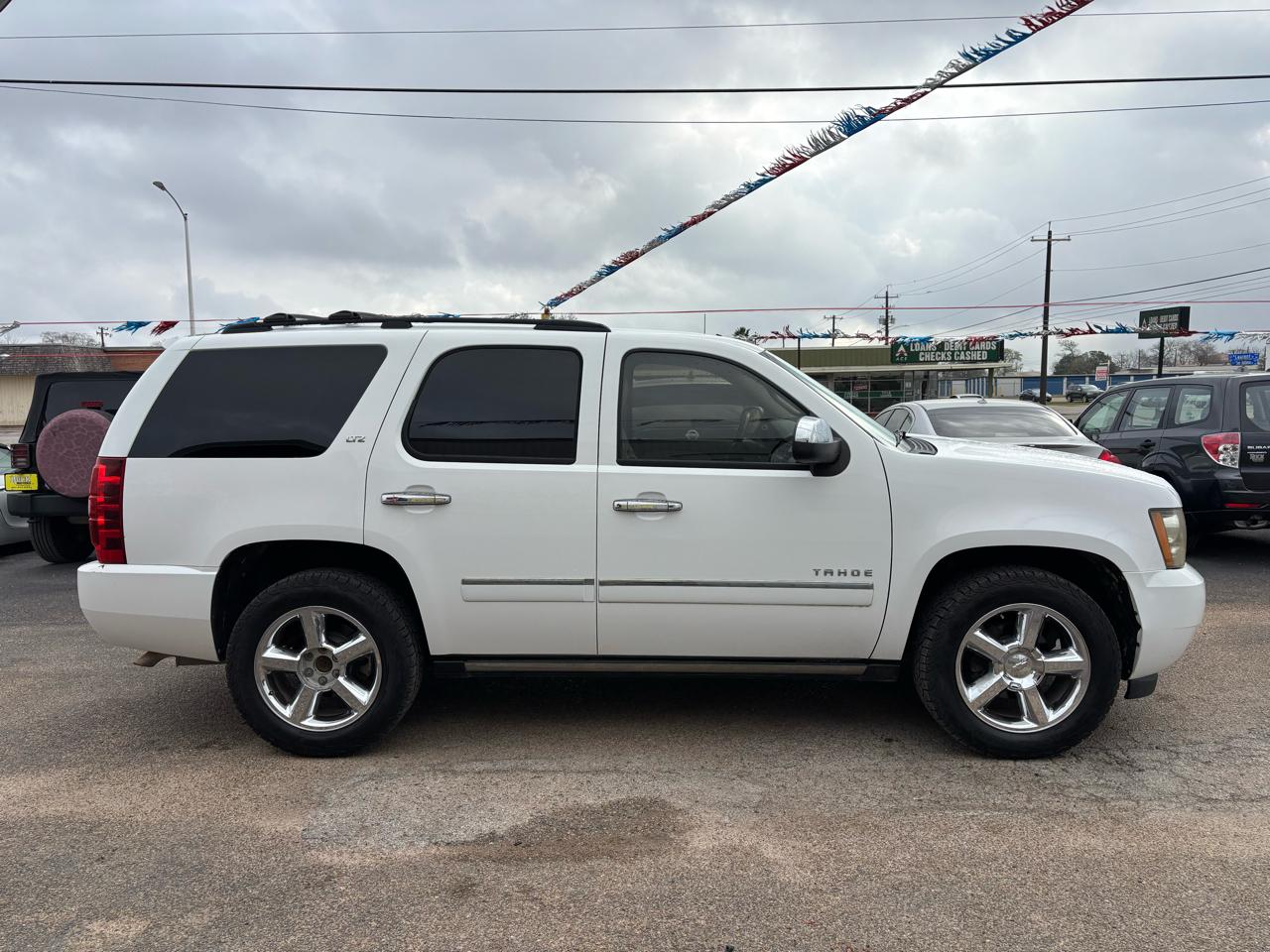 Chevrolet Tahoe 2WD 4dr 1500 LTZ 2011