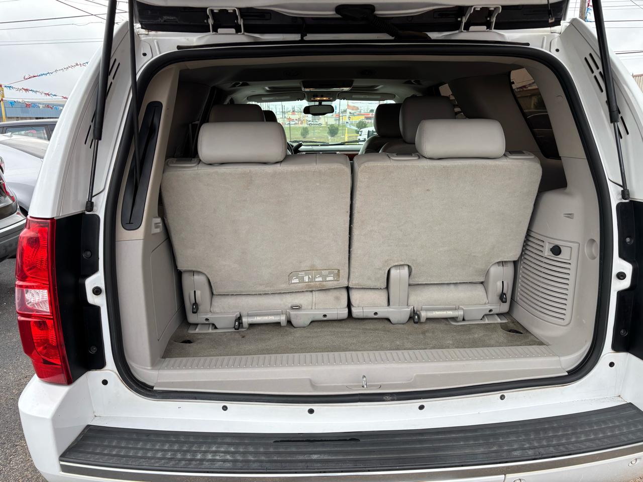 Chevrolet Tahoe 2WD 4dr 1500 LTZ 2011