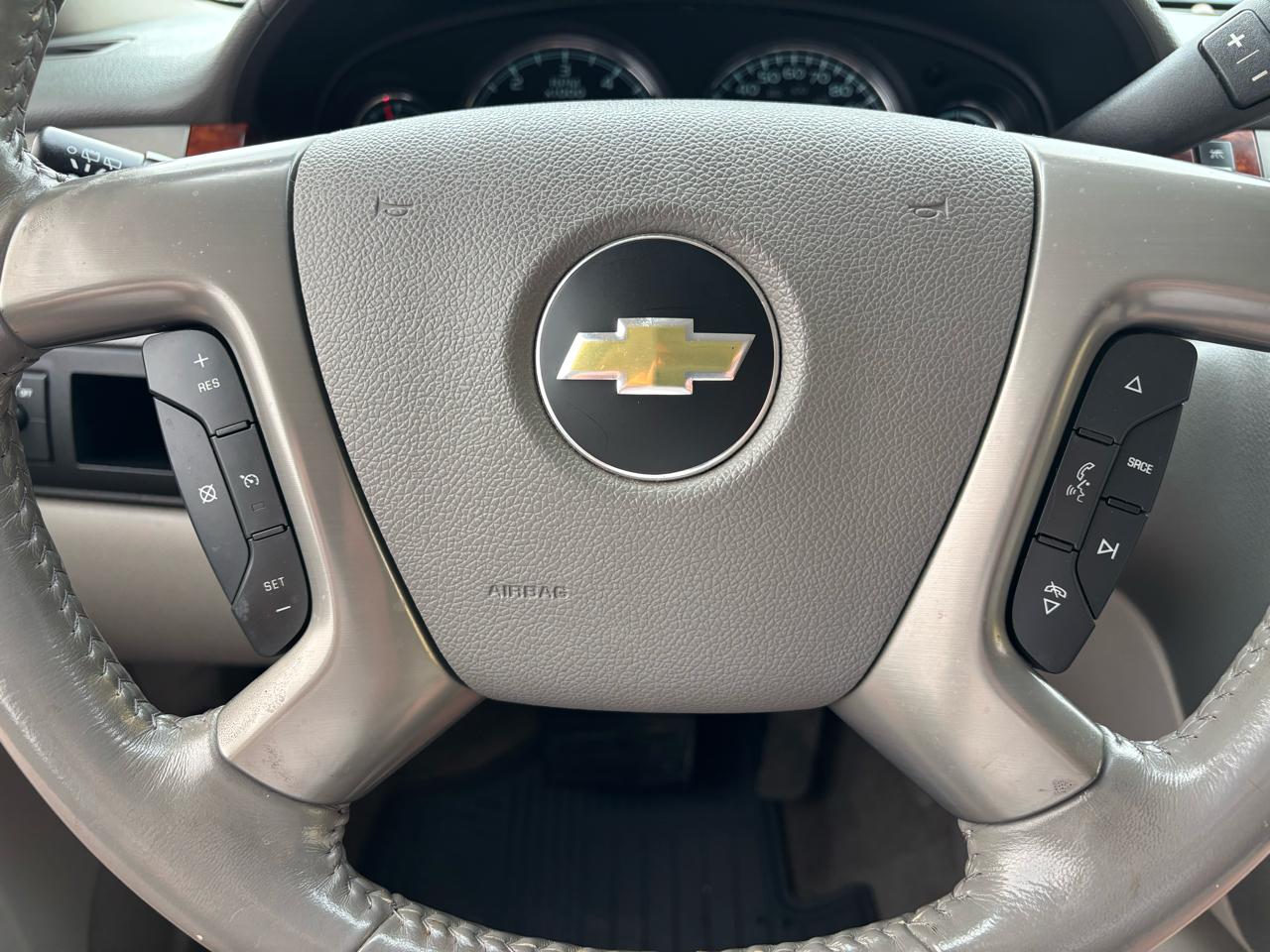 Chevrolet Tahoe 2WD 4dr 1500 LTZ 2011