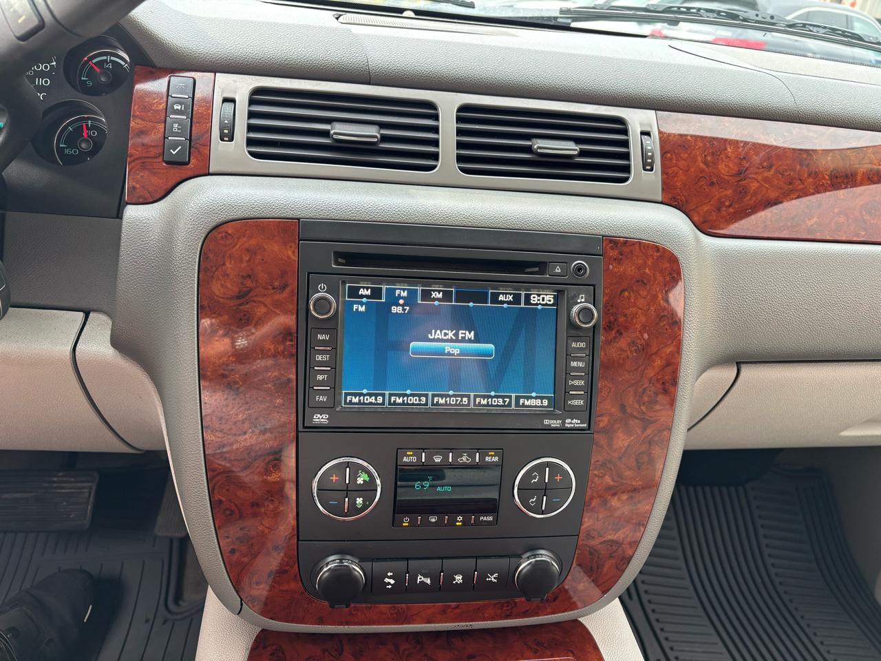 Chevrolet Tahoe 2WD 4dr 1500 LTZ 2011