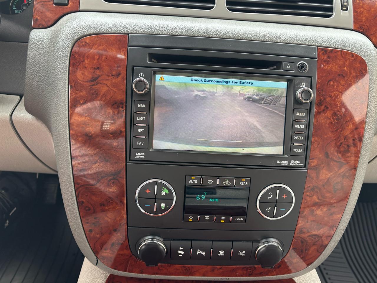 Chevrolet Tahoe 2WD 4dr 1500 LTZ 2011