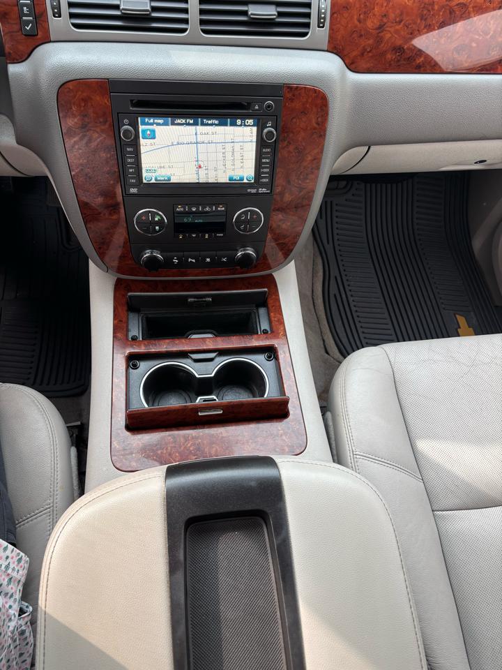 Chevrolet Tahoe 2WD 4dr 1500 LTZ 2011