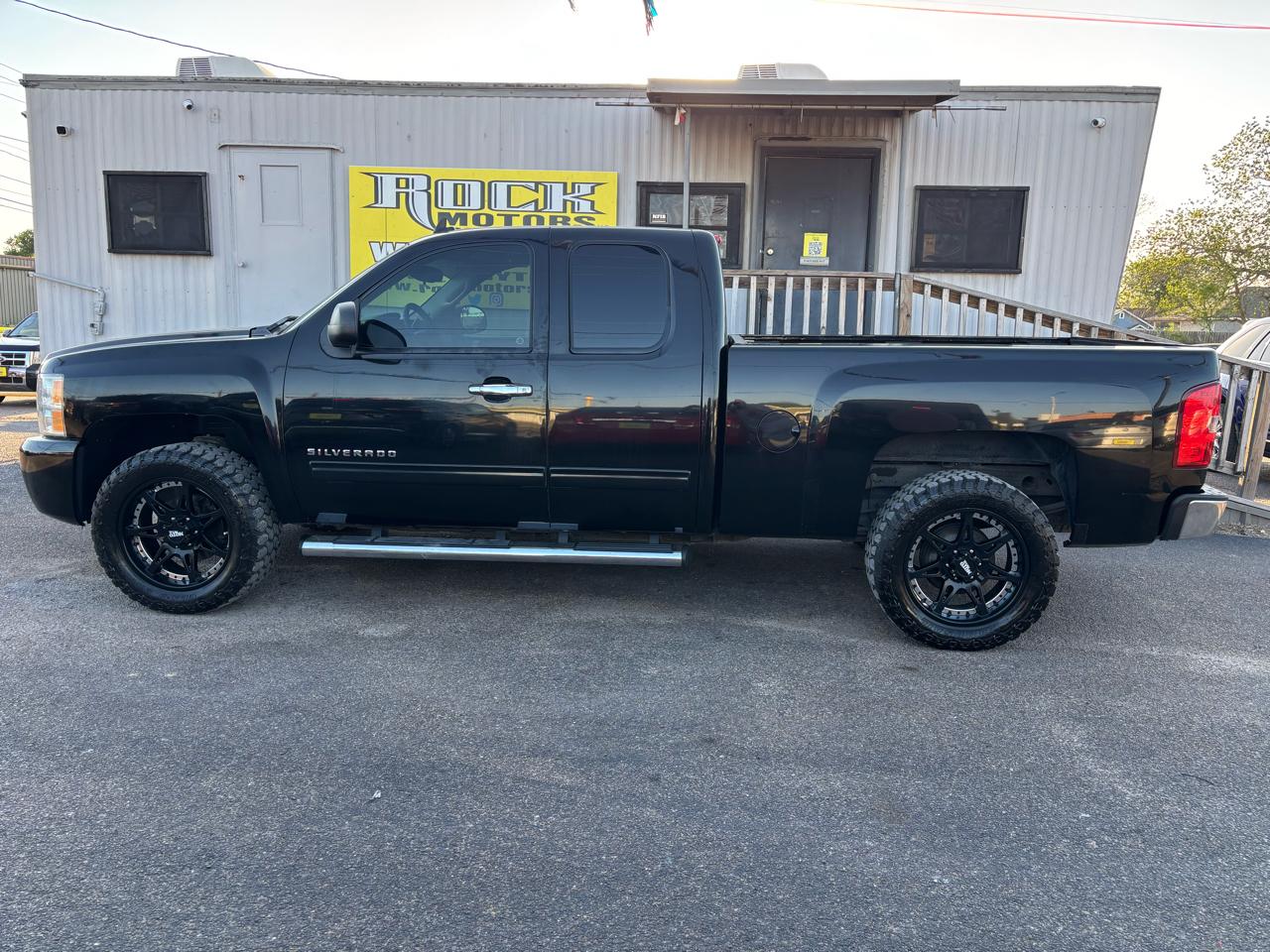 Chevrolet Silverado 1500 2WD Ext Cab 143.5" LS 2011