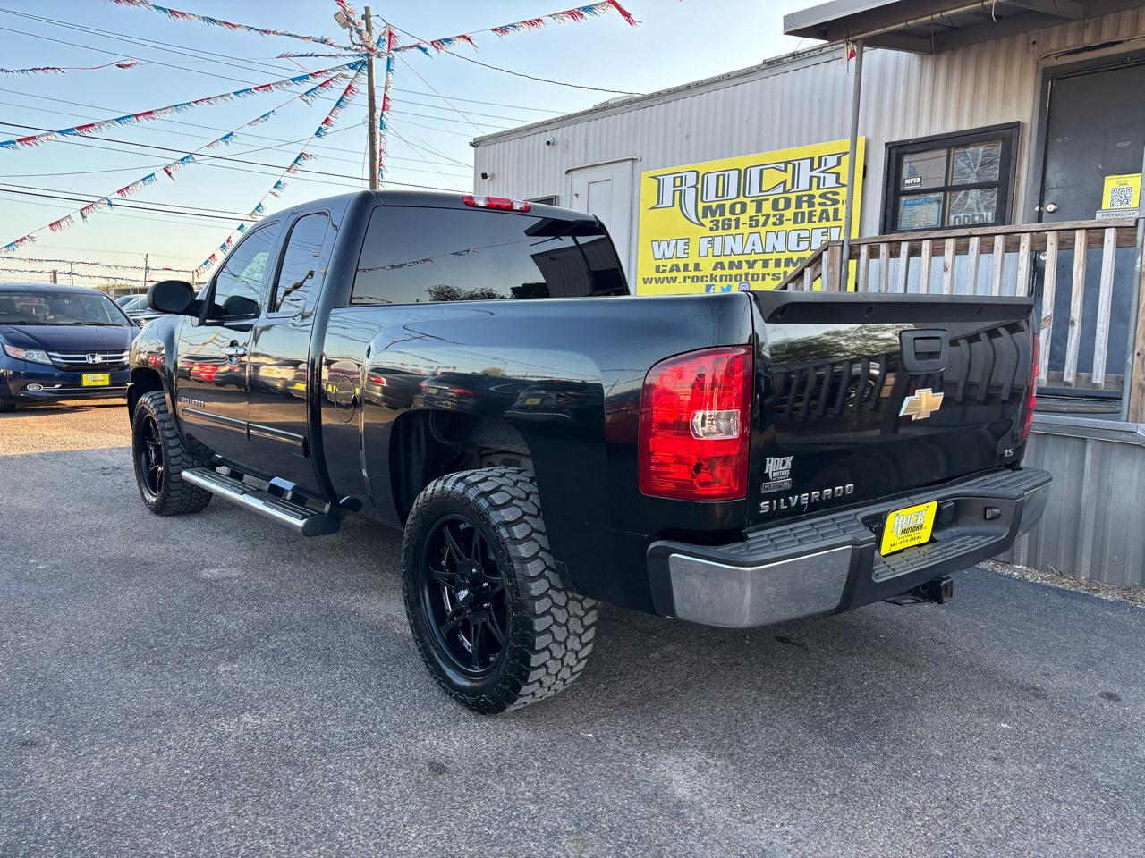 Chevrolet Silverado 1500 2WD Ext Cab 143.5" LS 2011