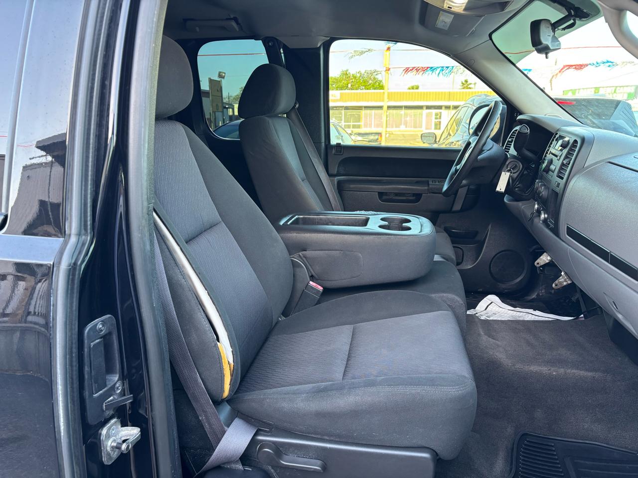 Chevrolet Silverado 1500 2WD Ext Cab 143.5" LS 2011