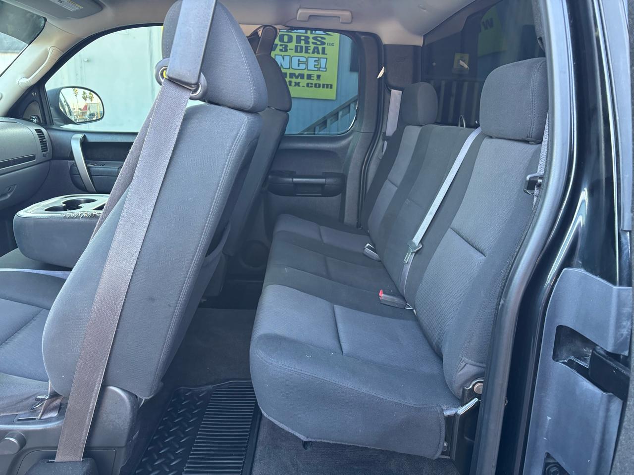 Chevrolet Silverado 1500 2WD Ext Cab 143.5" LS 2011