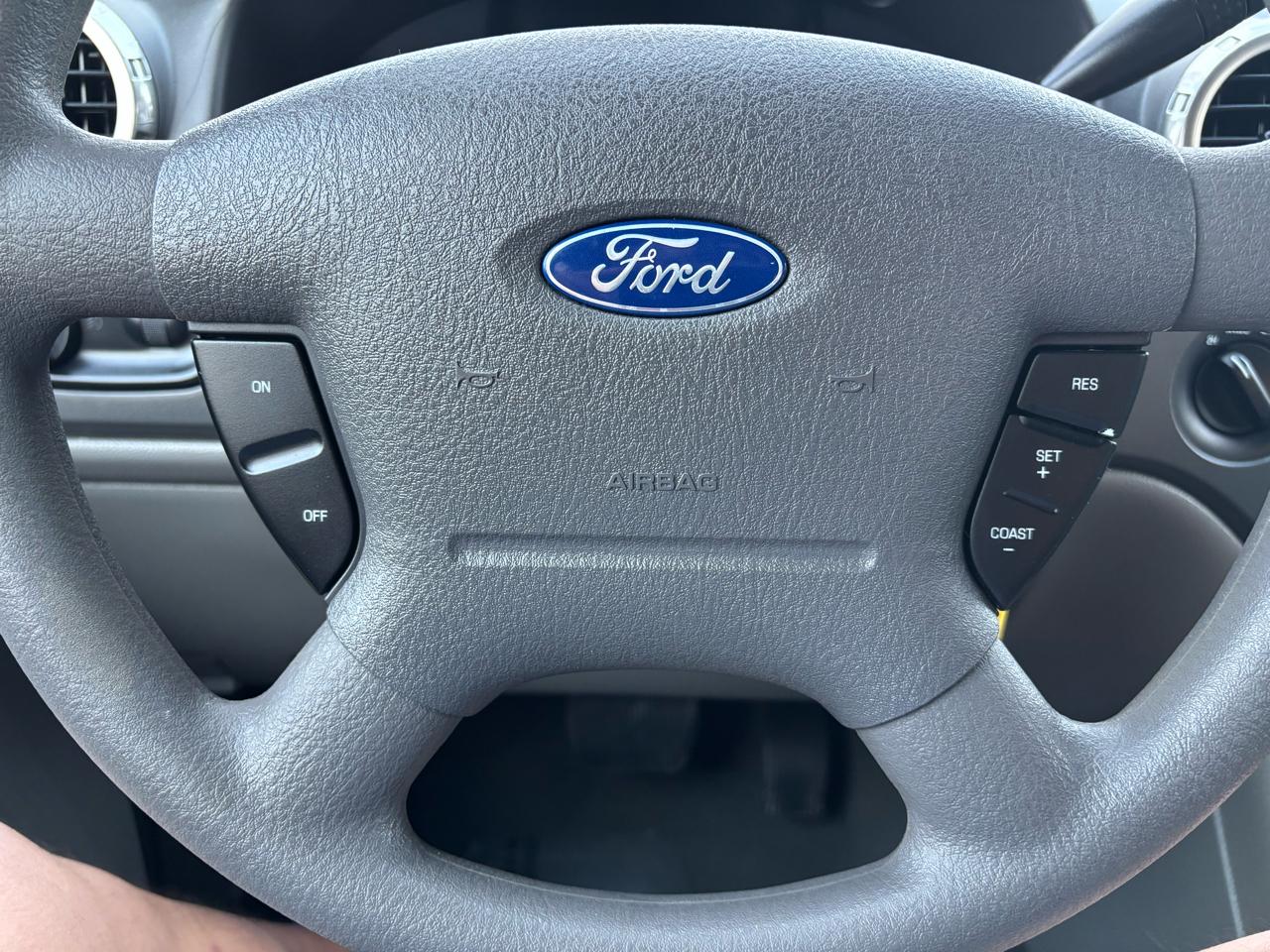 Ford Expedition 5.4L Special Service 4WD 2004