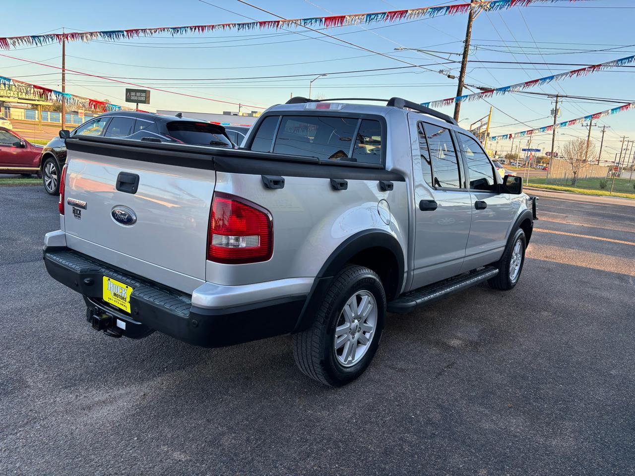 Ford Explorer Sport Trac RWD 4dr XLT 2010