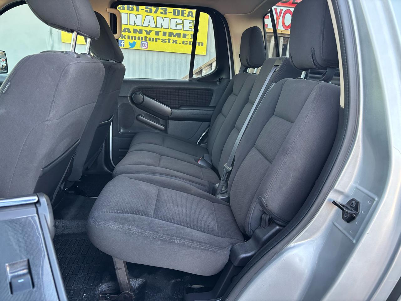 Ford Explorer Sport Trac RWD 4dr XLT 2010