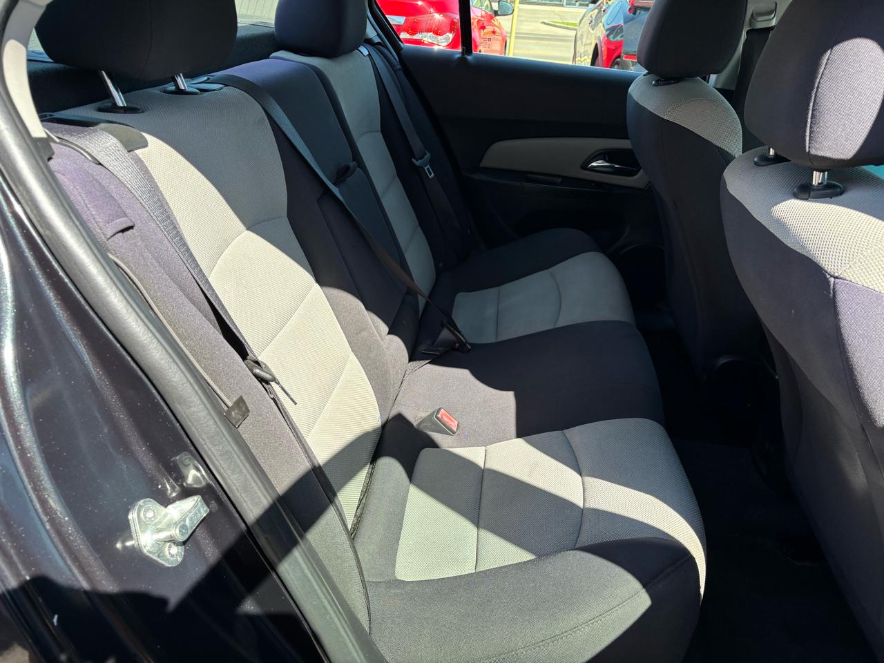 Chevrolet Cruze 4dr Sdn LS 2012