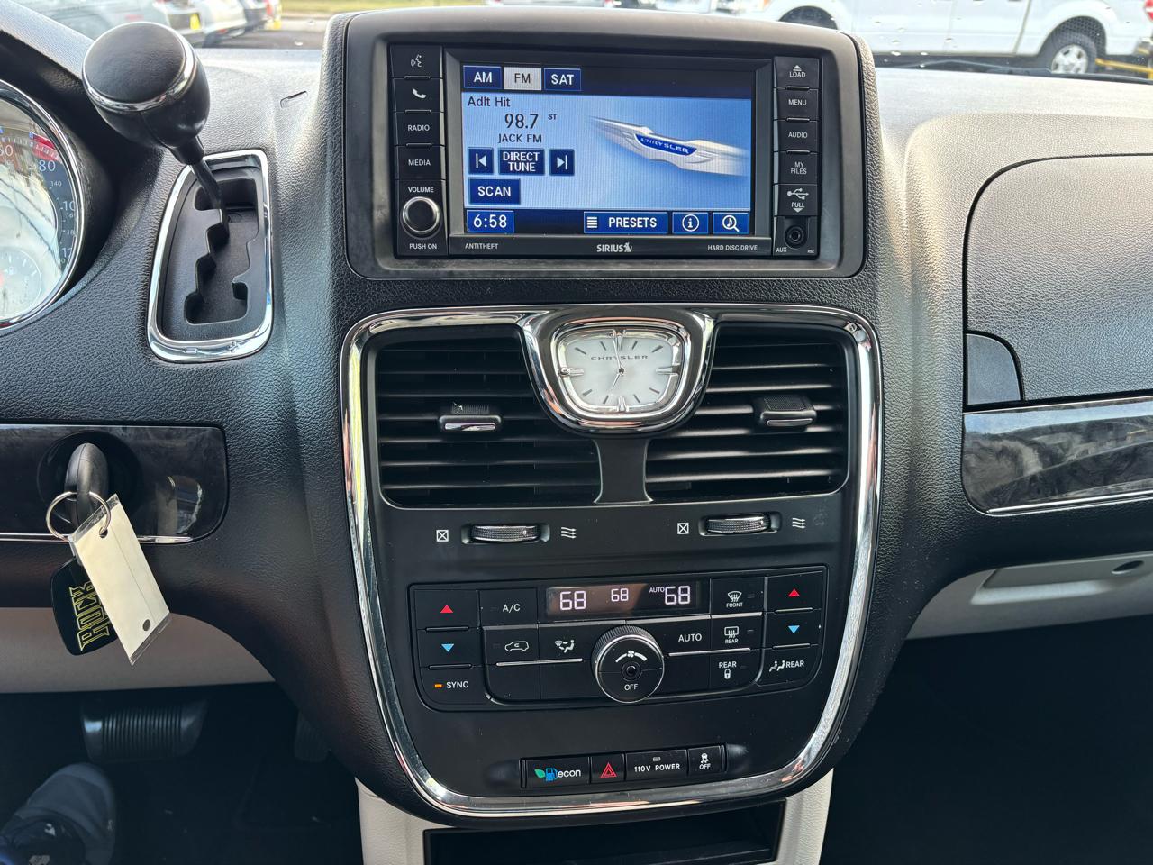 Chrysler Town & Country 4dr Wgn Touring 2014