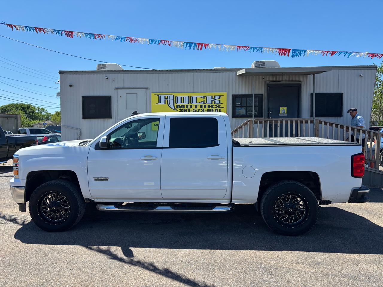 Chevrolet Silverado 1500 2WD Crew Cab 143.5" LT w/1LT 2015