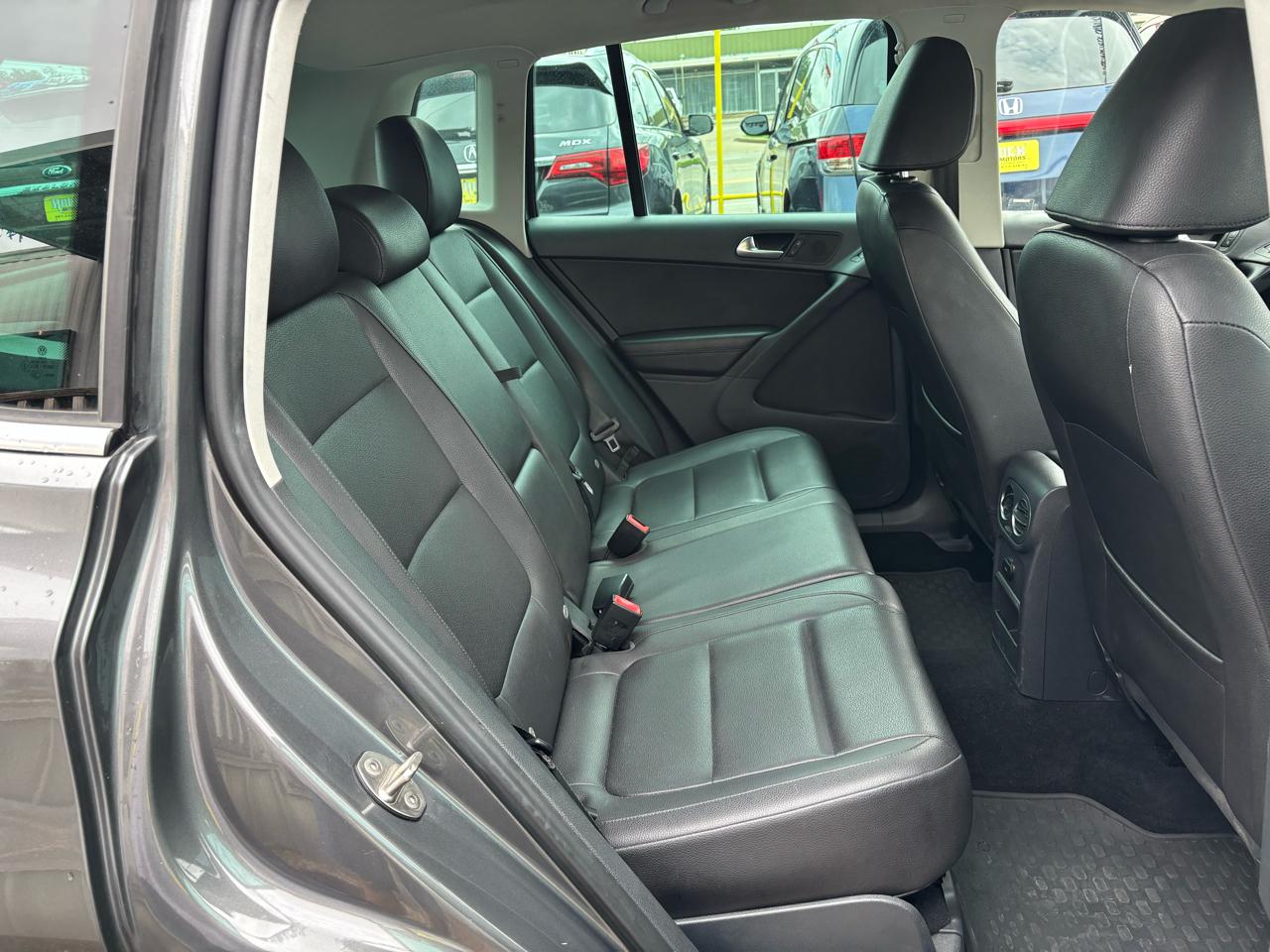 Volkswagen Tiguan 2WD 4dr Auto S 2013