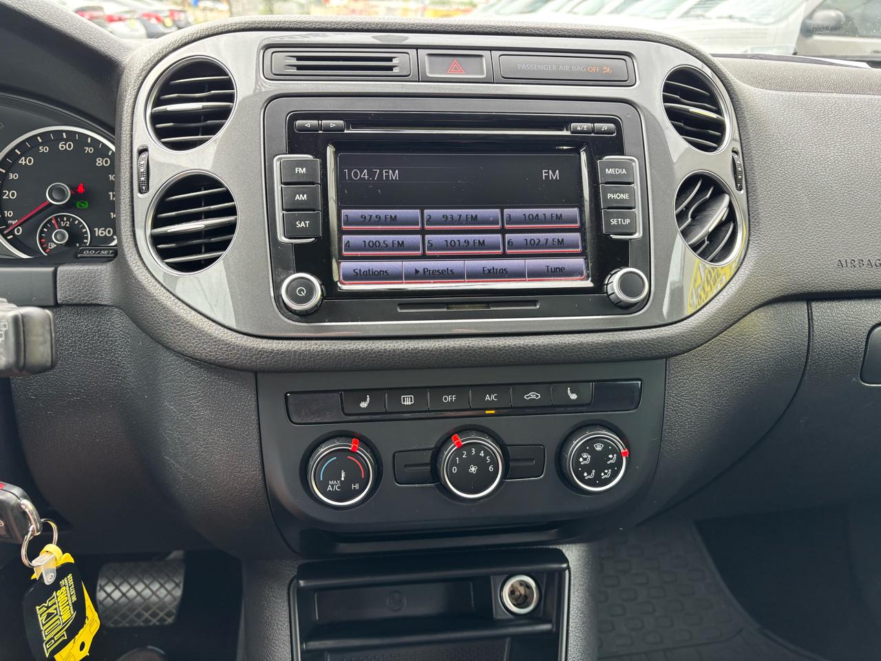 Volkswagen Tiguan 2WD 4dr Auto S 2013