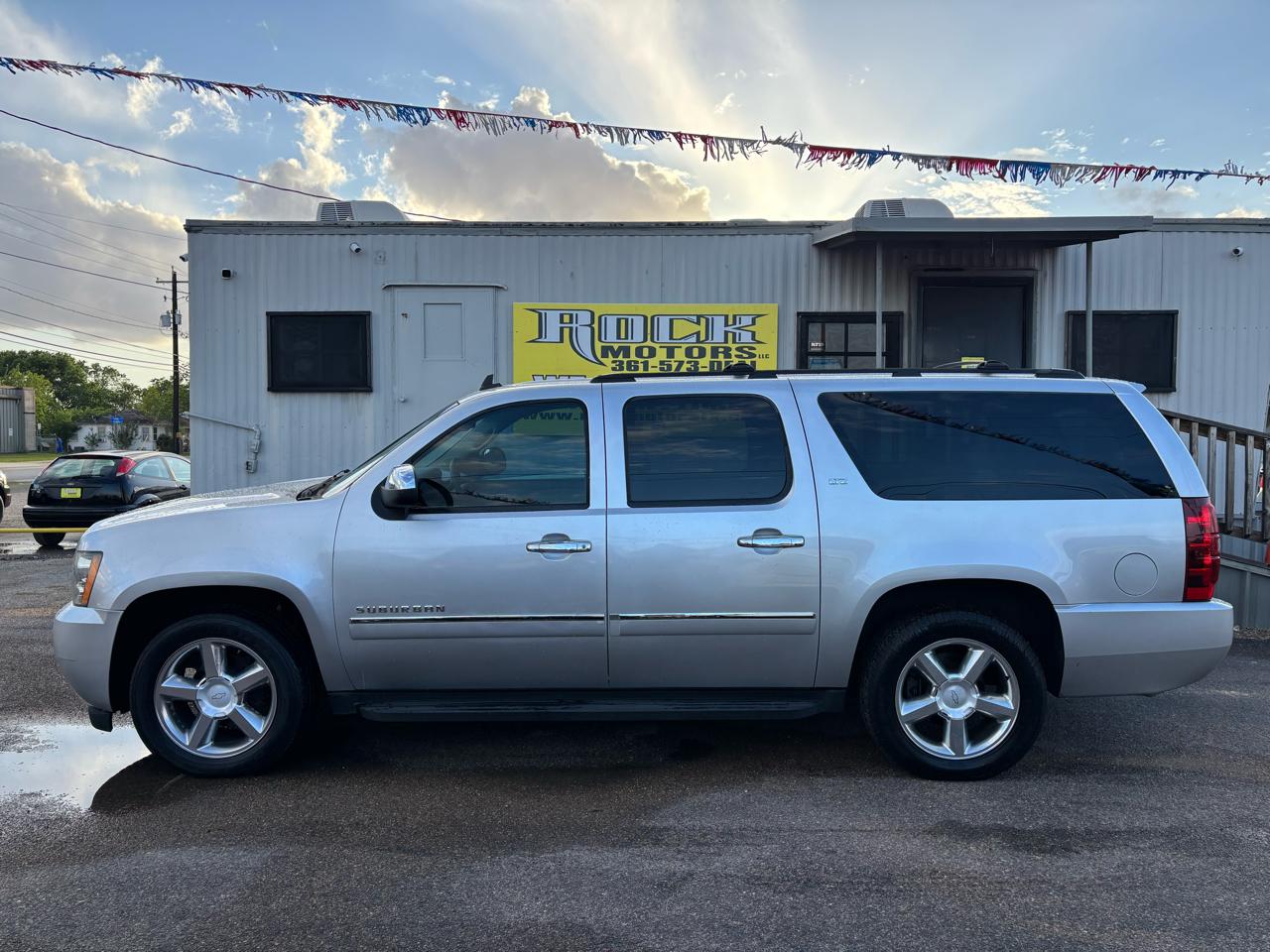 Chevrolet Suburban 2WD 4dr 1500 LTZ 2012