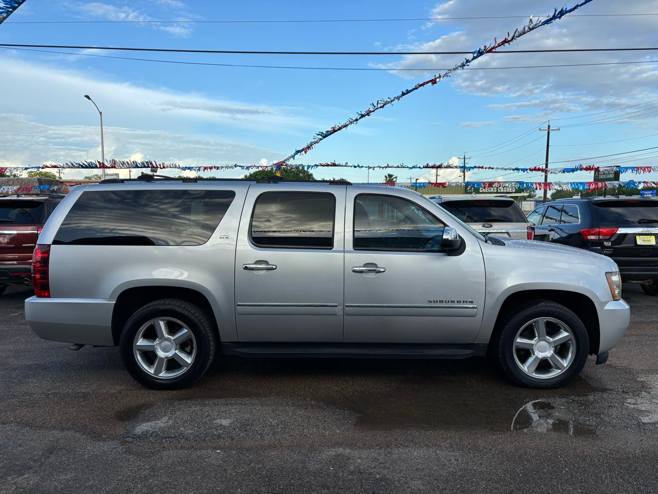 Chevrolet Suburban 2WD 4dr 1500 LTZ 2012