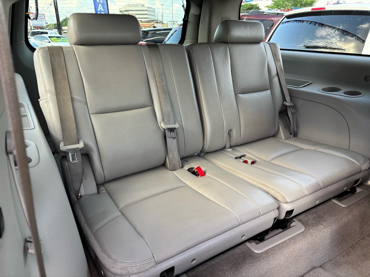 Chevrolet Suburban 2WD 4dr 1500 LTZ 2012