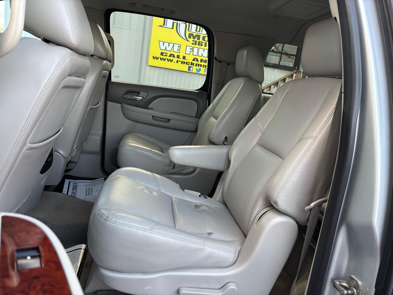 Chevrolet Suburban 2WD 4dr 1500 LTZ 2012