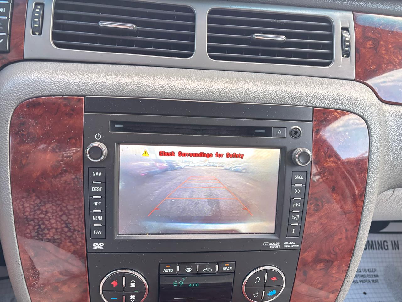 Chevrolet Suburban 2WD 4dr 1500 LTZ 2012