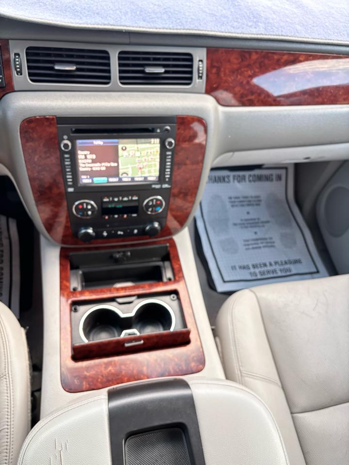 Chevrolet Suburban 2WD 4dr 1500 LTZ 2012