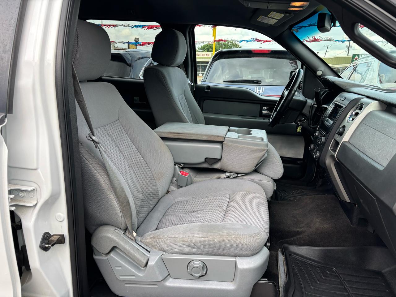 Ford F-150 2WD SuperCrew 145" XL 2014