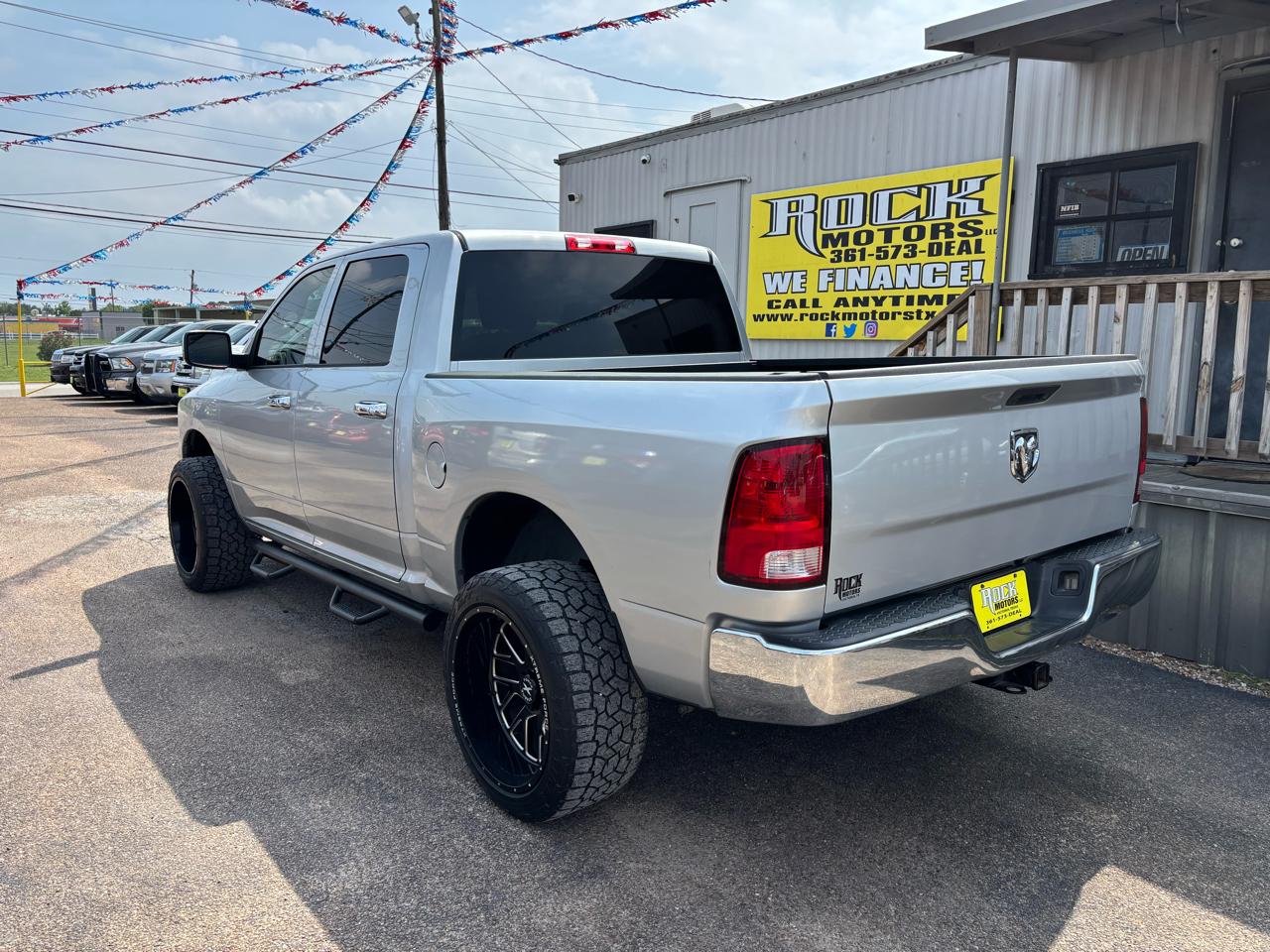 RAM 1500 Tradesman 4x2 Crew Cab 5'7" Box 2017