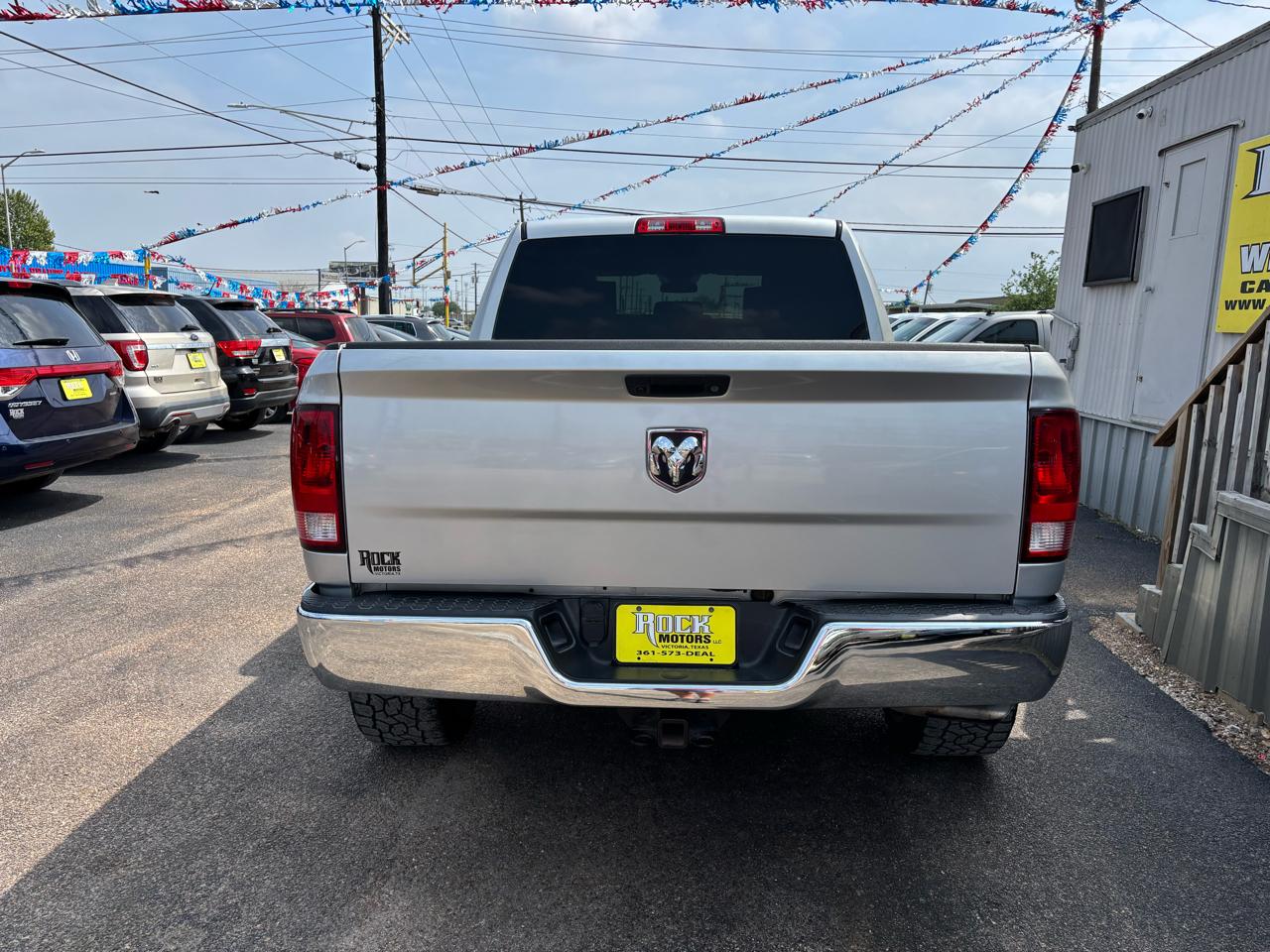 RAM 1500 Tradesman 4x2 Crew Cab 5'7" Box 2017